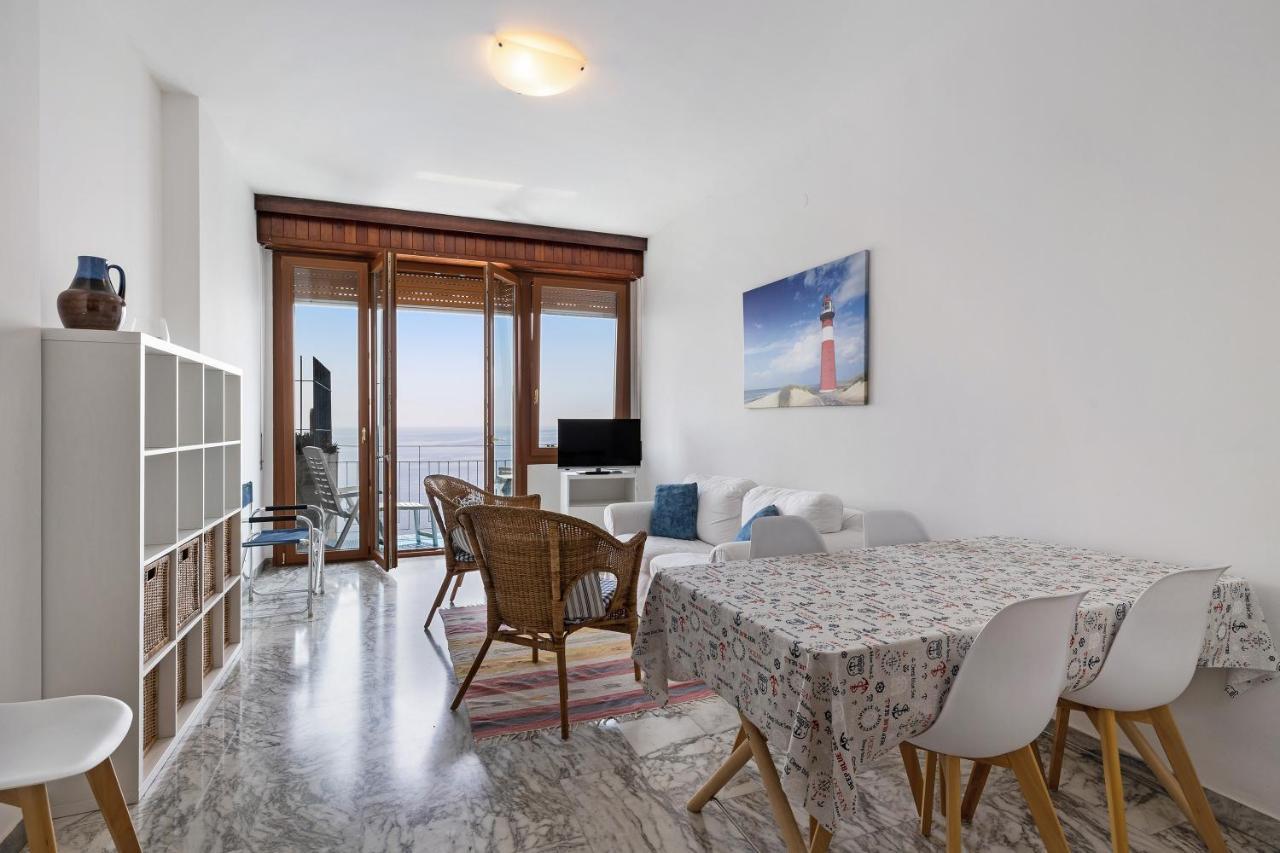 Appartamento Stupenda Vista Mare Bergeggi Exteriör bild