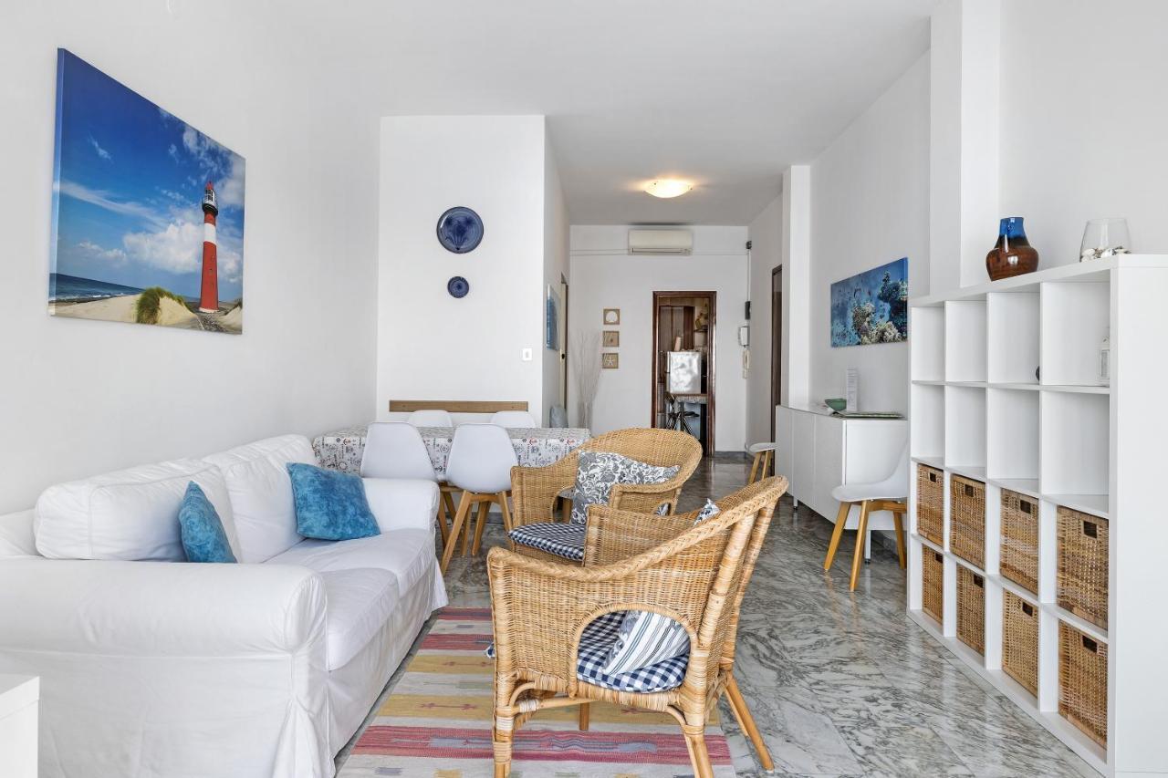 Appartamento Stupenda Vista Mare Bergeggi Exteriör bild