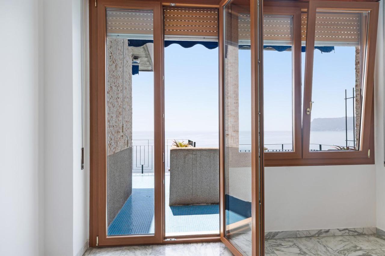 Appartamento Stupenda Vista Mare Bergeggi Exteriör bild
