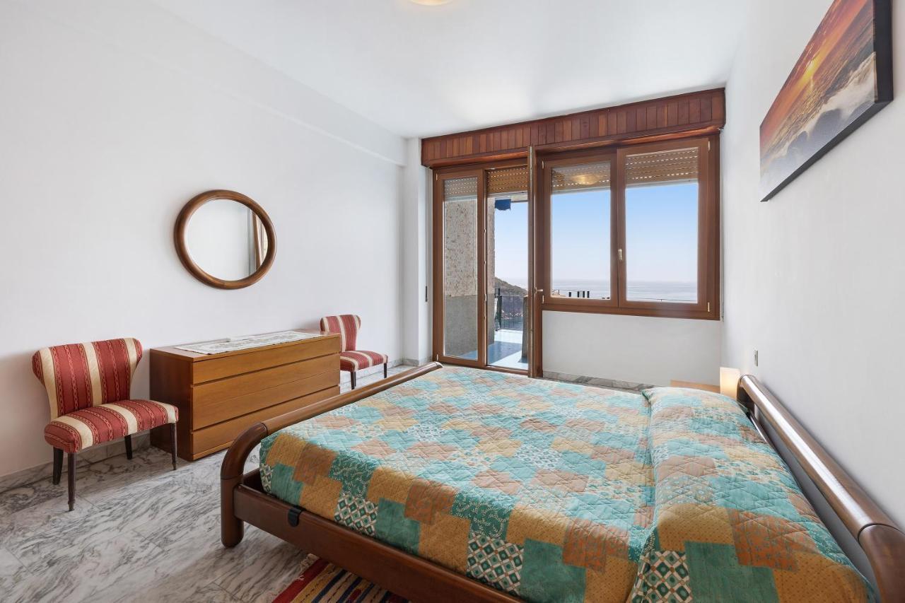 Appartamento Stupenda Vista Mare Bergeggi Exteriör bild
